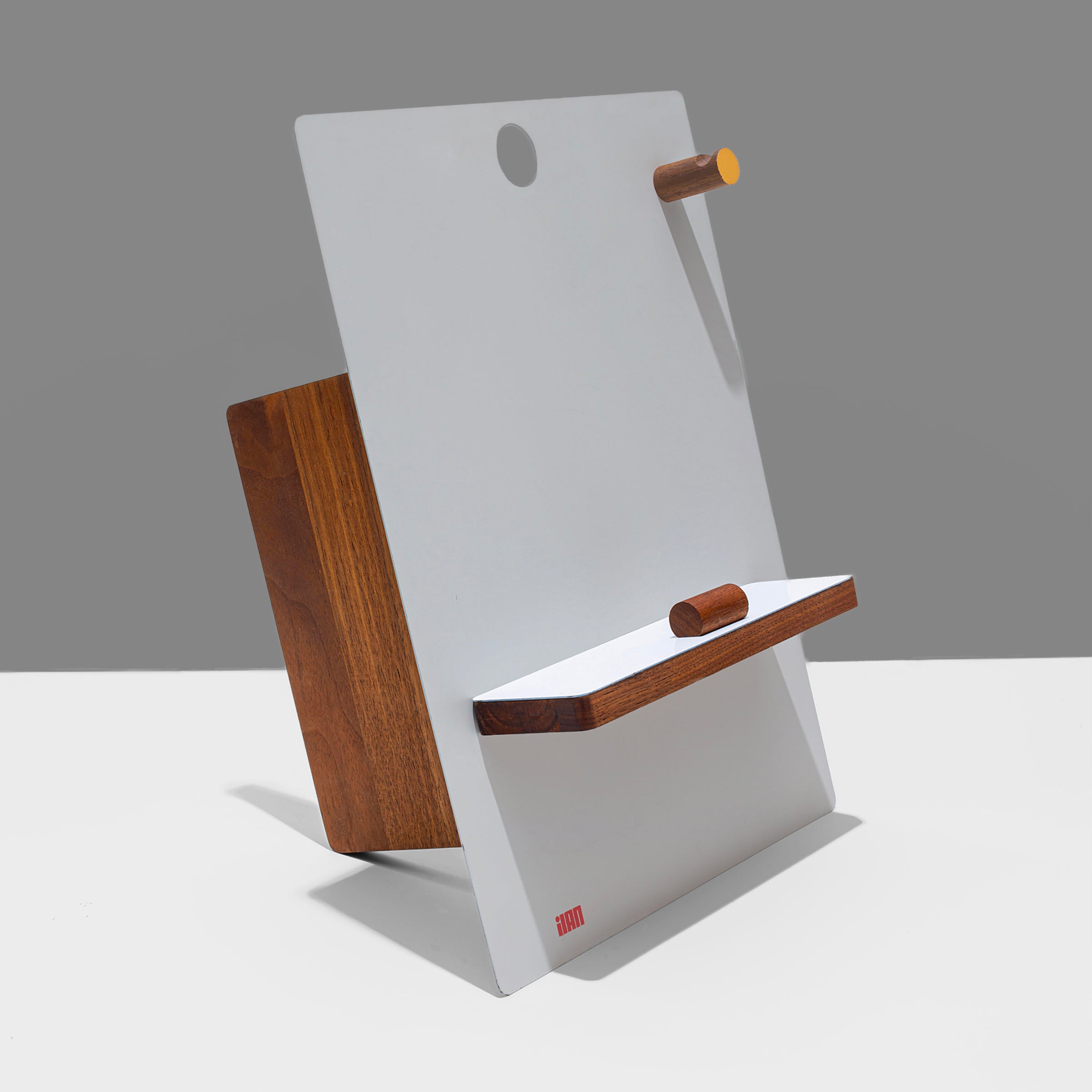 The Easel - Grey