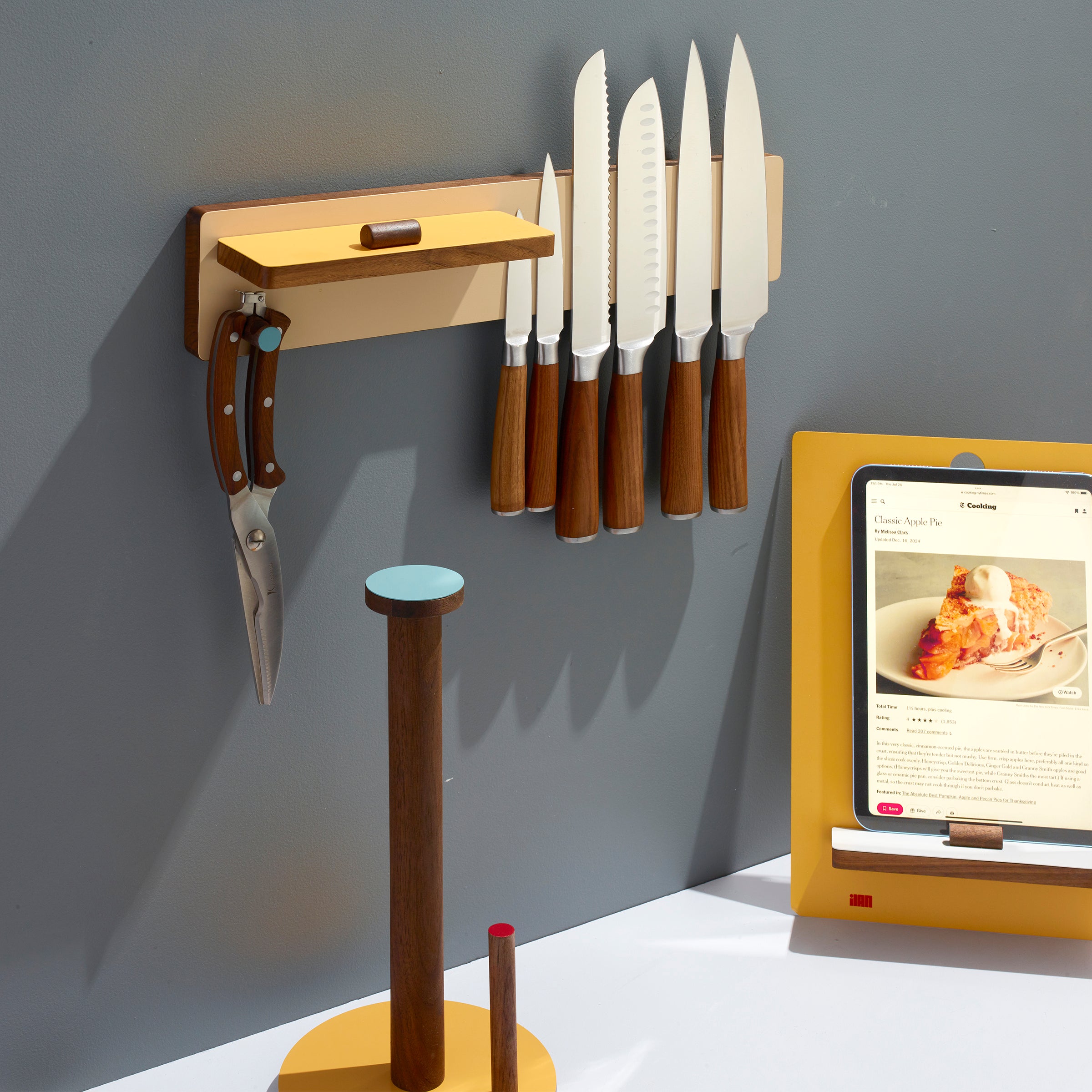 the paper towel keeper - walnut/red