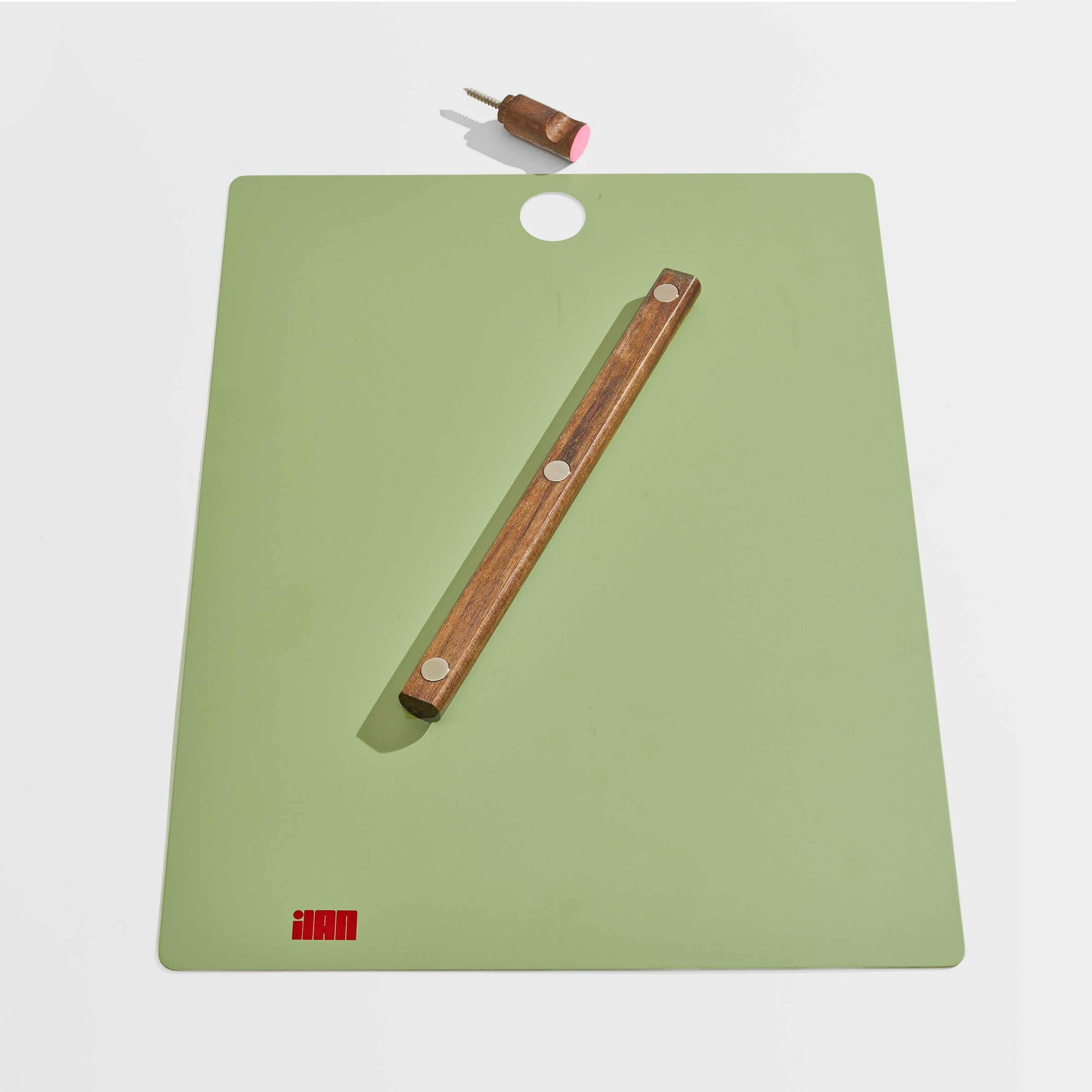 18B.     the magnetic clipboard - green