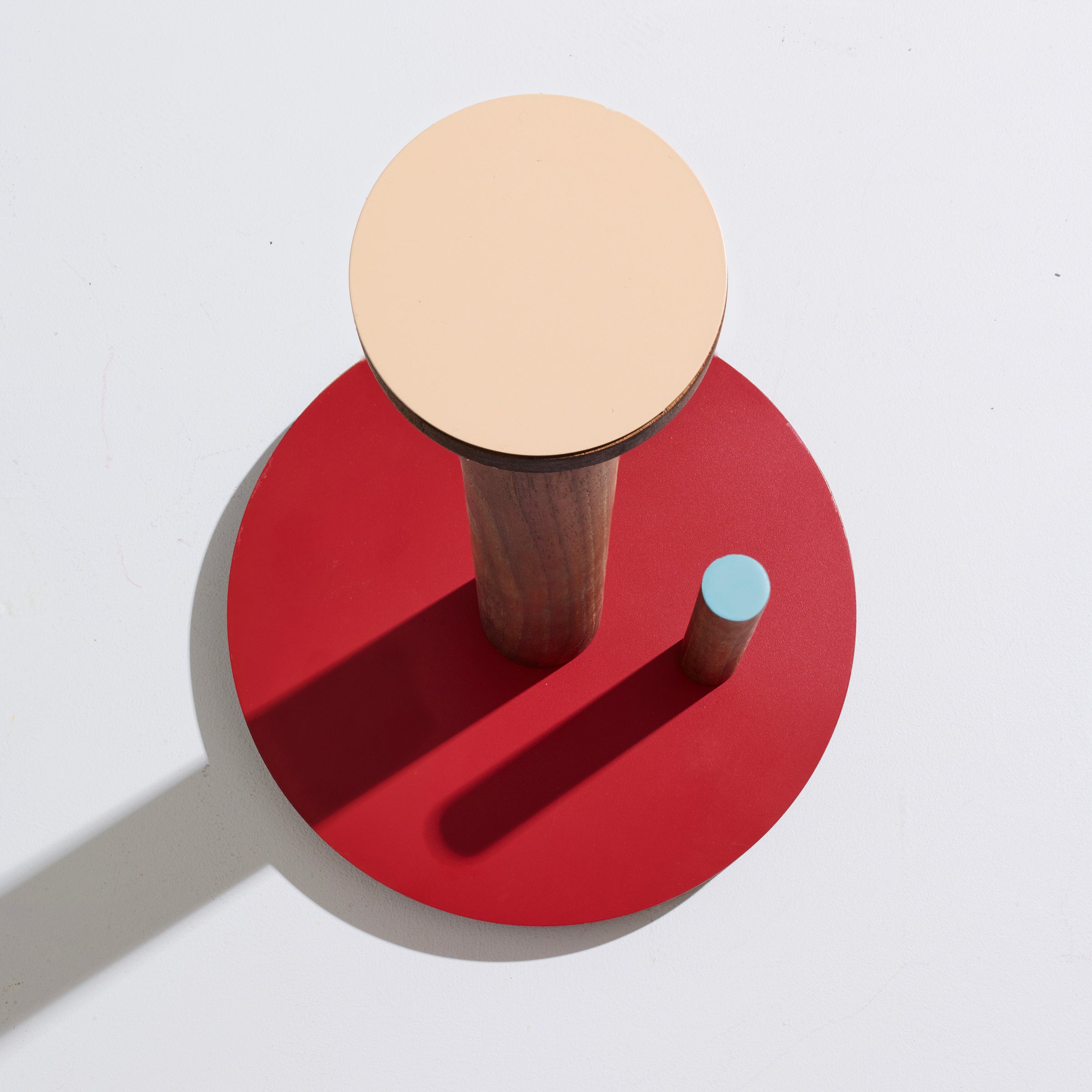 the paper towel keeper - walnut/red