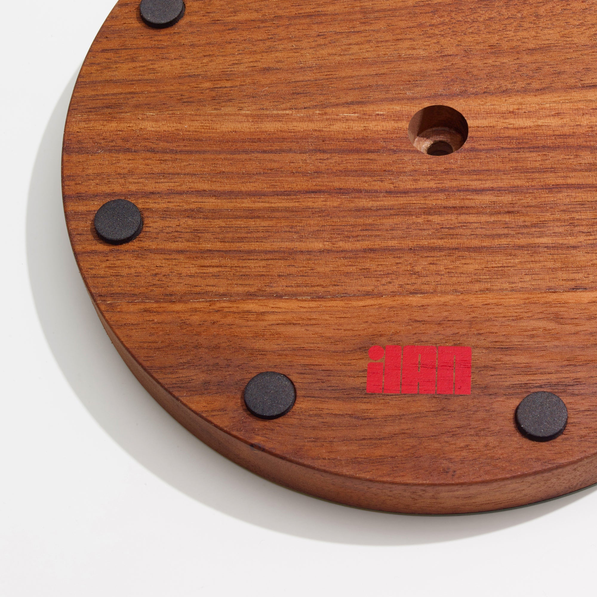 04-the paper towel keeper - walnut/red