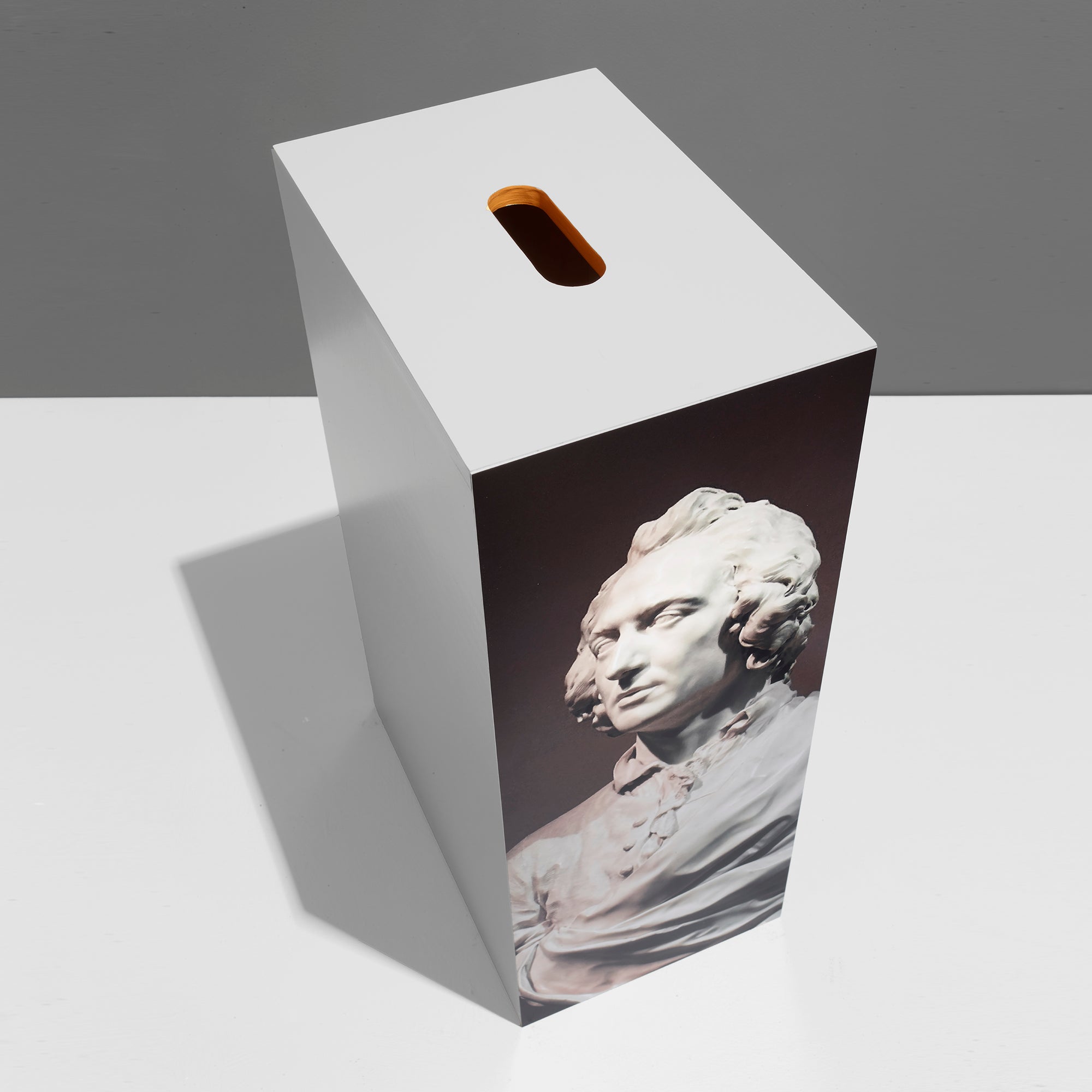 39-The apple box-the Photography series-ABS Ilan Rubin