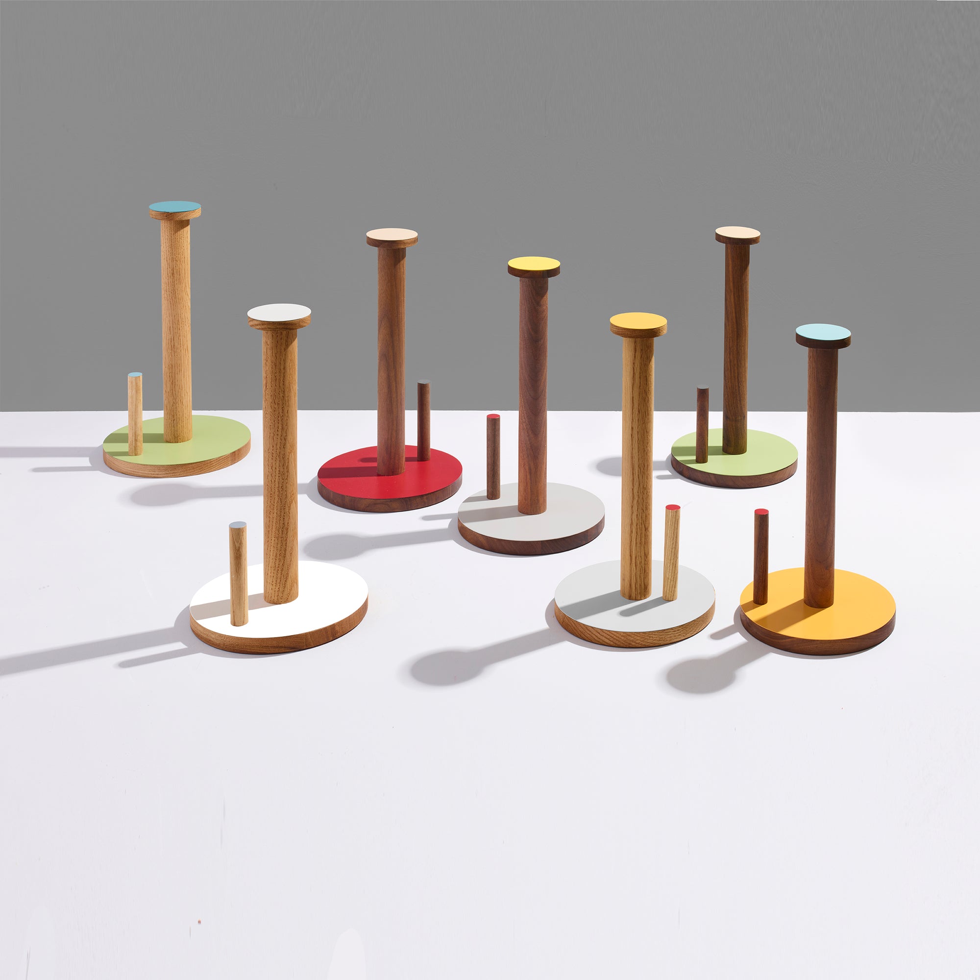 04-the paper towel keeper - walnut/red